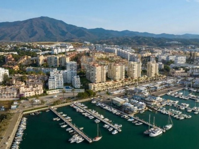 3 Makuuhuoneen Huvila Estepona
