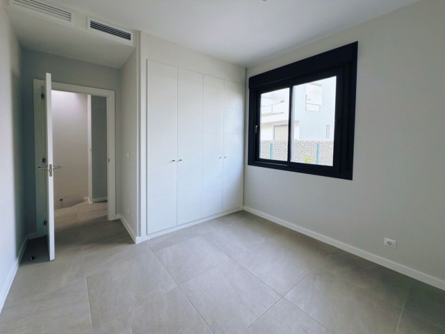 Maison mitoyenne avec 4 Chambres  à Riviera del Sol