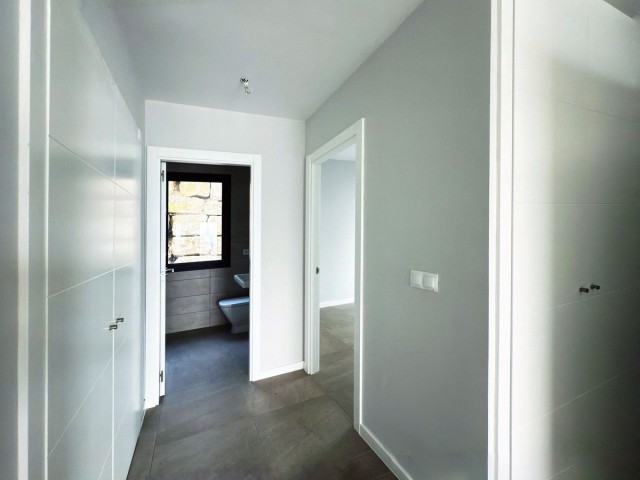 Maison mitoyenne avec 4 Chambres  à Riviera del Sol