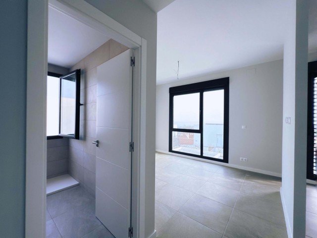 Maison mitoyenne avec 4 Chambres  à Riviera del Sol