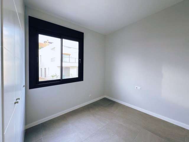 Maison mitoyenne avec 4 Chambres  à Riviera del Sol