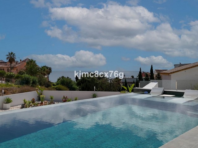 Villa con 5 Dormitorios  en El Faro