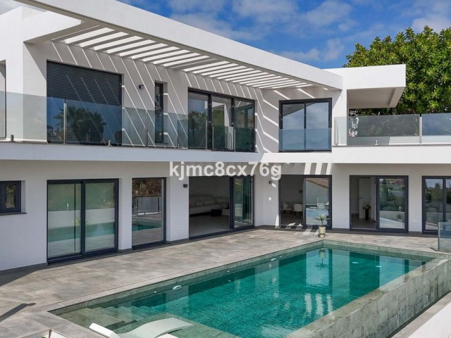 Villa con 5 Dormitorios  en El Faro