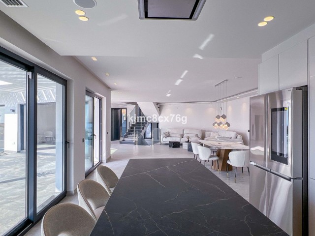 Villa con 5 Dormitorios  en El Faro