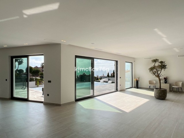 Villa con 5 Dormitorios  en El Faro