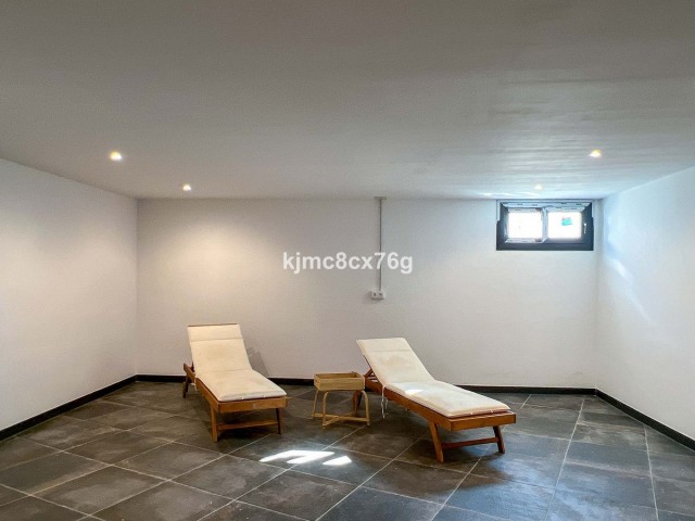 Villa con 5 Dormitorios  en El Faro