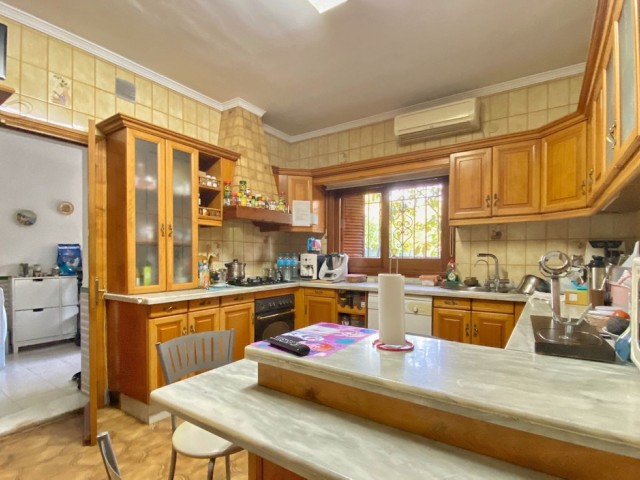 5 Sovrums Villa i Marbella