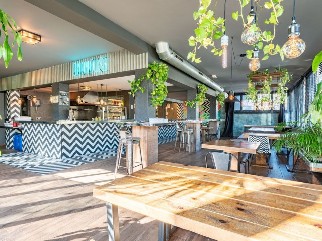 Commercial in Nueva Andalucía