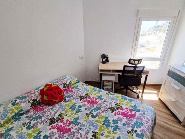 Apartamento con 2 Dormitorios  en Benalmadena Costa