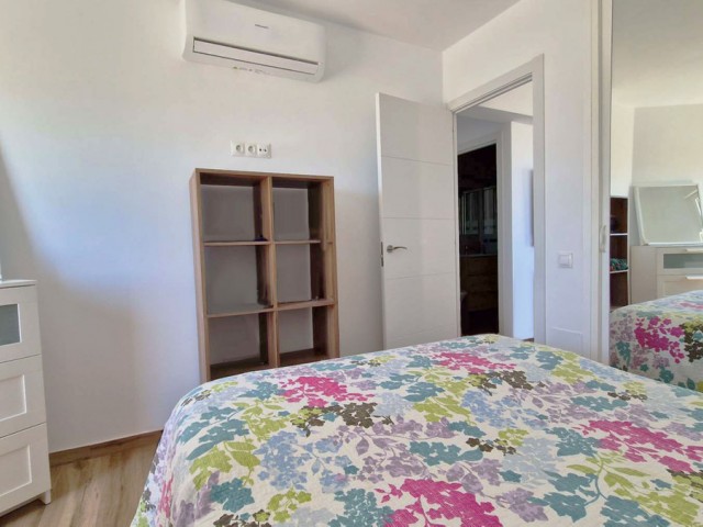 Apartamento con 2 Dormitorios  en Benalmadena Costa