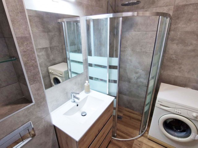 Apartamento con 2 Dormitorios  en Benalmadena Costa