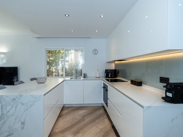 3 Bedrooms Apartment in Elviria