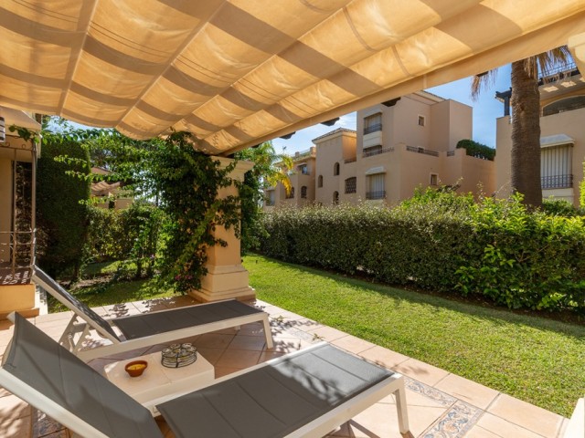 3 Bedrooms Apartment in Elviria