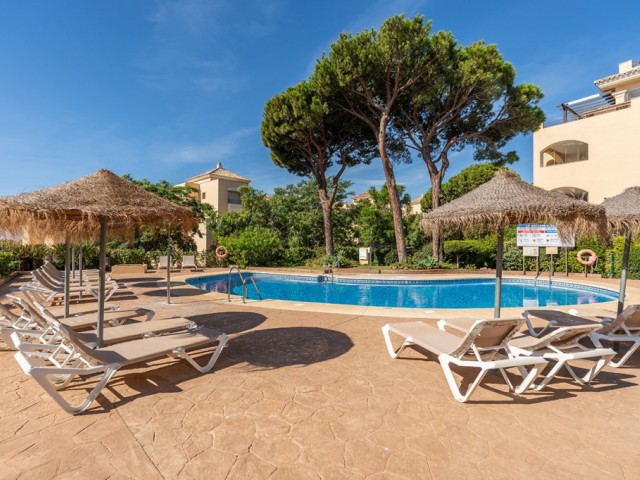 3 Bedrooms Apartment in Elviria