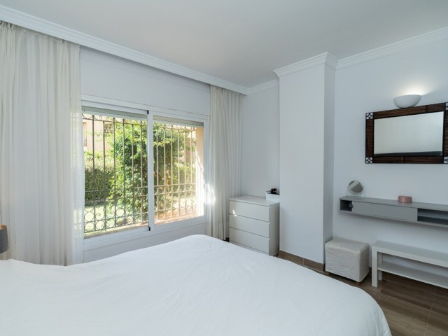 3 Bedrooms Apartment in Elviria