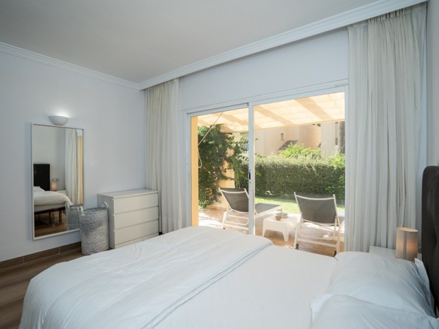 3 Bedrooms Apartment in Elviria