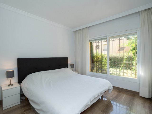 3 Bedrooms Apartment in Elviria