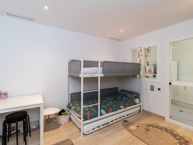 3 Bedrooms Apartment in Elviria