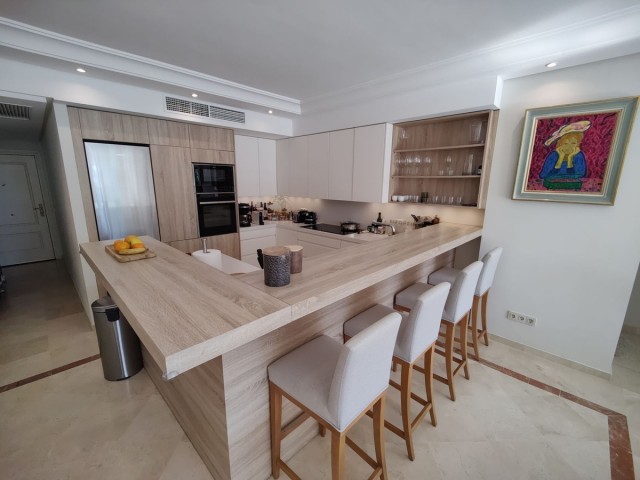 3 Makuuhuoneen Huoneisto Puerto Banús