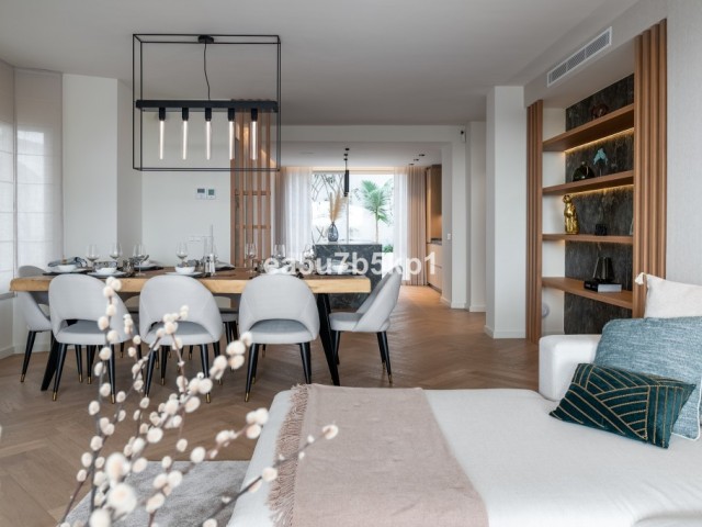 Adosado con 3 Dormitorios  en Marbella
