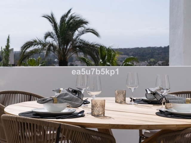 Adosado con 3 Dormitorios  en Marbella