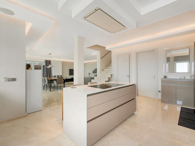 4 Bedrooms Villa in Nueva Andalucía