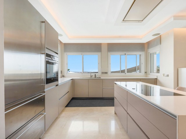 4 Bedrooms Villa in Nueva Andalucía