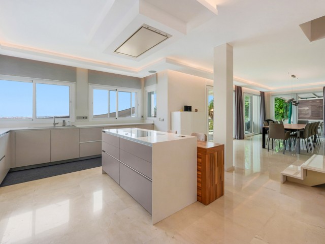 4 Bedrooms Villa in Nueva Andalucía