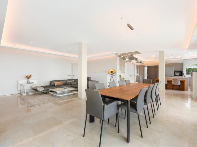 4 Bedrooms Villa in Nueva Andalucía