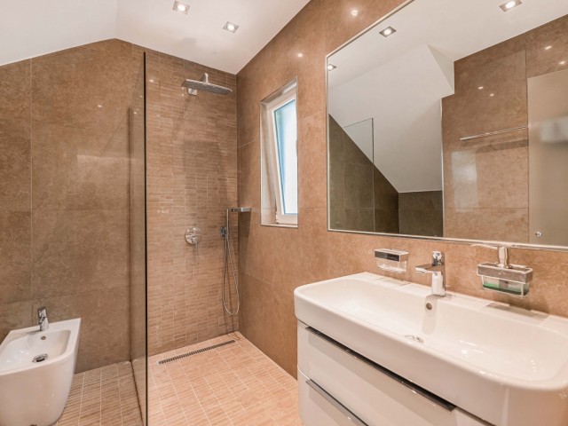 4 Bedrooms Villa in Nueva Andalucía
