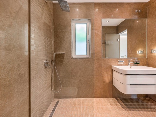 4 Bedrooms Villa in Nueva Andalucía