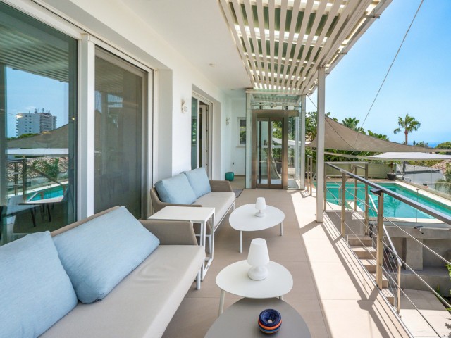 4 Bedrooms Villa in Nueva Andalucía