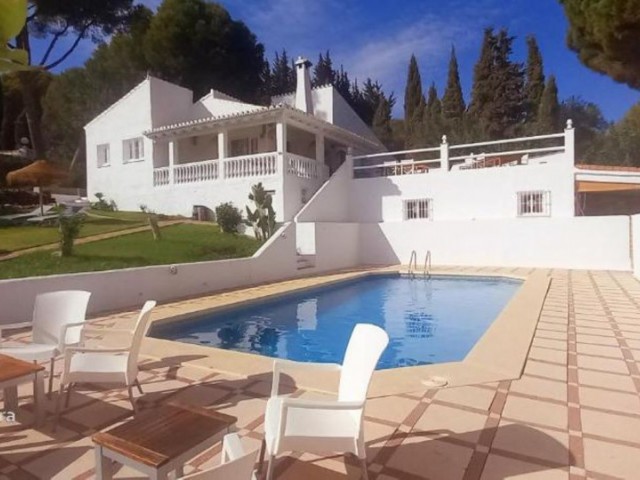 5 Bedrooms Villa in Mijas
