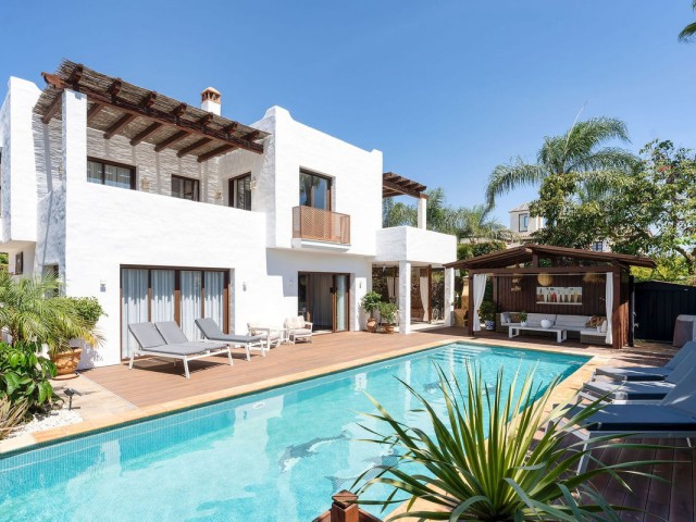 4 Bedrooms Villa in San Pedro de Alcántara