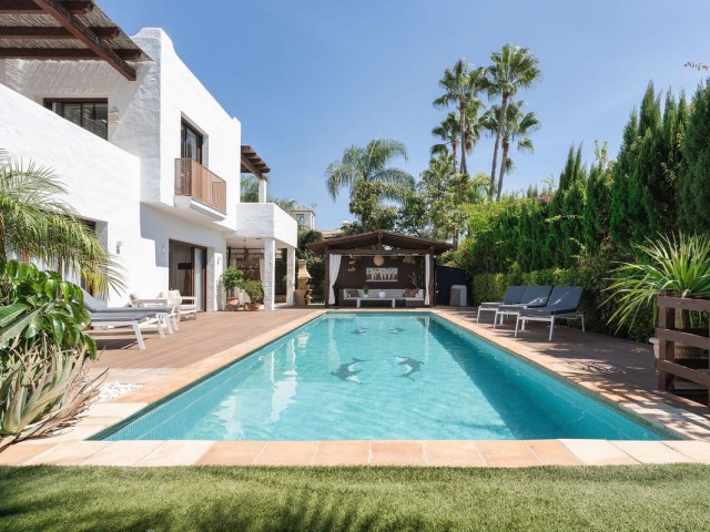 4 Bedrooms Villa in San Pedro de Alcántara