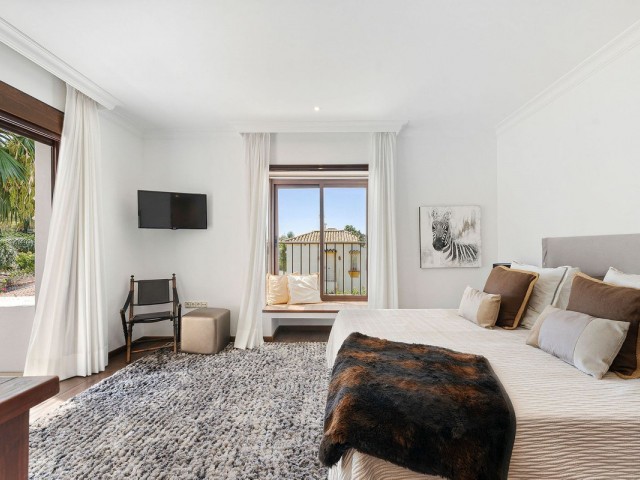 4 Bedrooms Villa in San Pedro de Alcántara