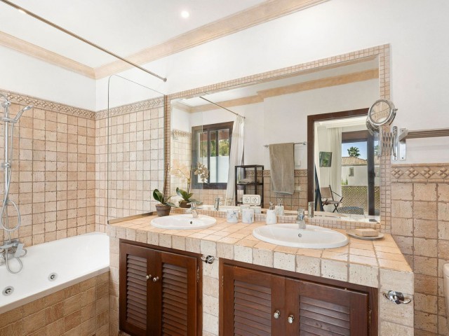 4 Schlafzimmer Villa in San Pedro de Alcántara