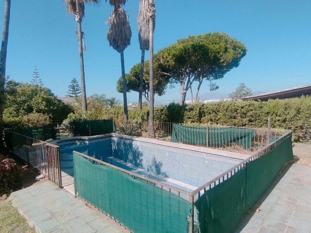4 Bedrooms Villa in Marbella