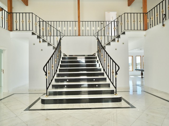 5 Soveroms Villa i Benahavís