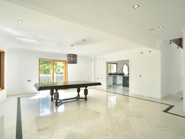 5 Soveroms Villa i Benahavís