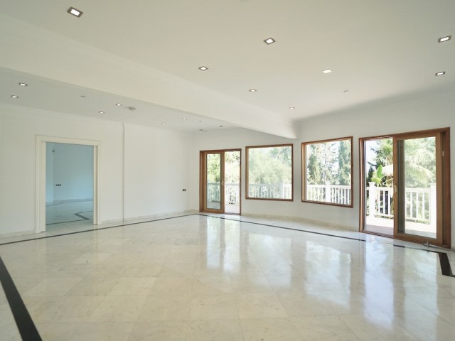 5 Soveroms Villa i Benahavís