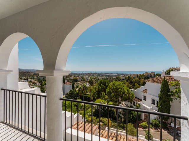 Apartamento con 3 Dormitorios  en Benahavís