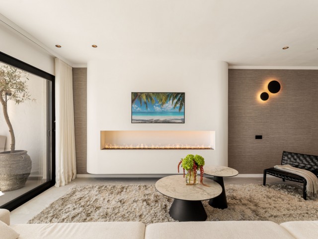 Apartamento con 3 Dormitorios  en Benahavís