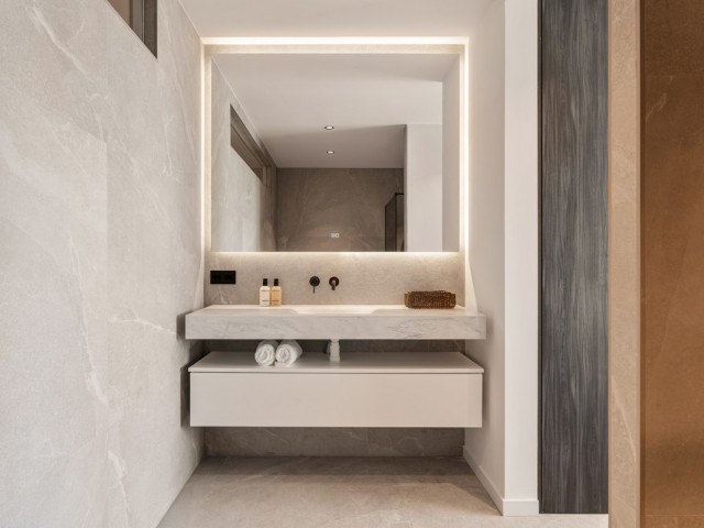 Apartamento con 3 Dormitorios  en Benahavís