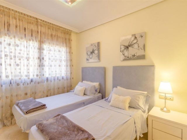 Apartamento con 2 Dormitorios  en Casares Playa