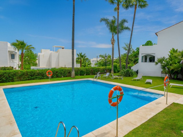 4 Bedrooms Townhouse in El Paraiso