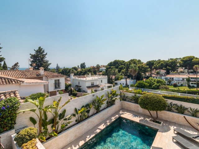 4 Bedrooms Villa in Nueva Andalucía