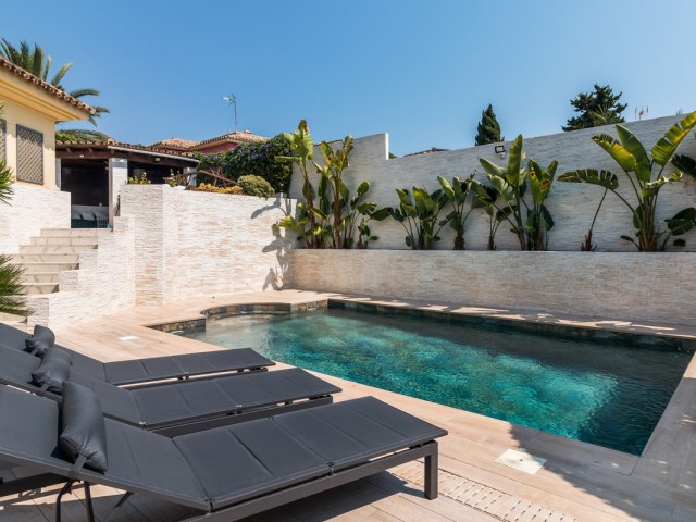 4 Bedrooms Villa in Nueva Andalucía