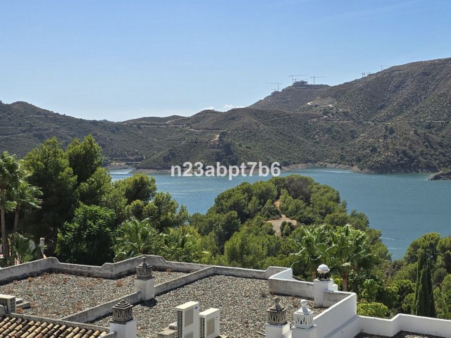 Maison mitoyenne, Istán, R5158084