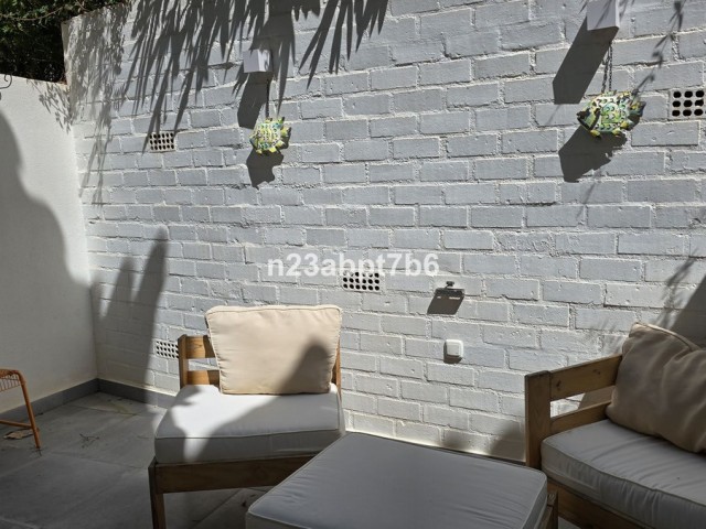 Maison mitoyenne avec 3 Chambres  à Istán